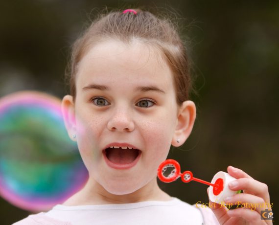 de band met je gezin fotoshoot, kinderfotografie, spontane fotografie, bellenblazen