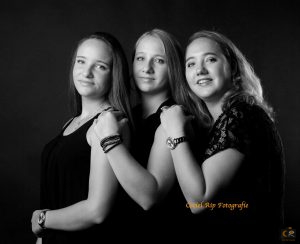 zussen fotoshoot, studiofotografie, zwart wit, cecielripfotografie, fotoshoot